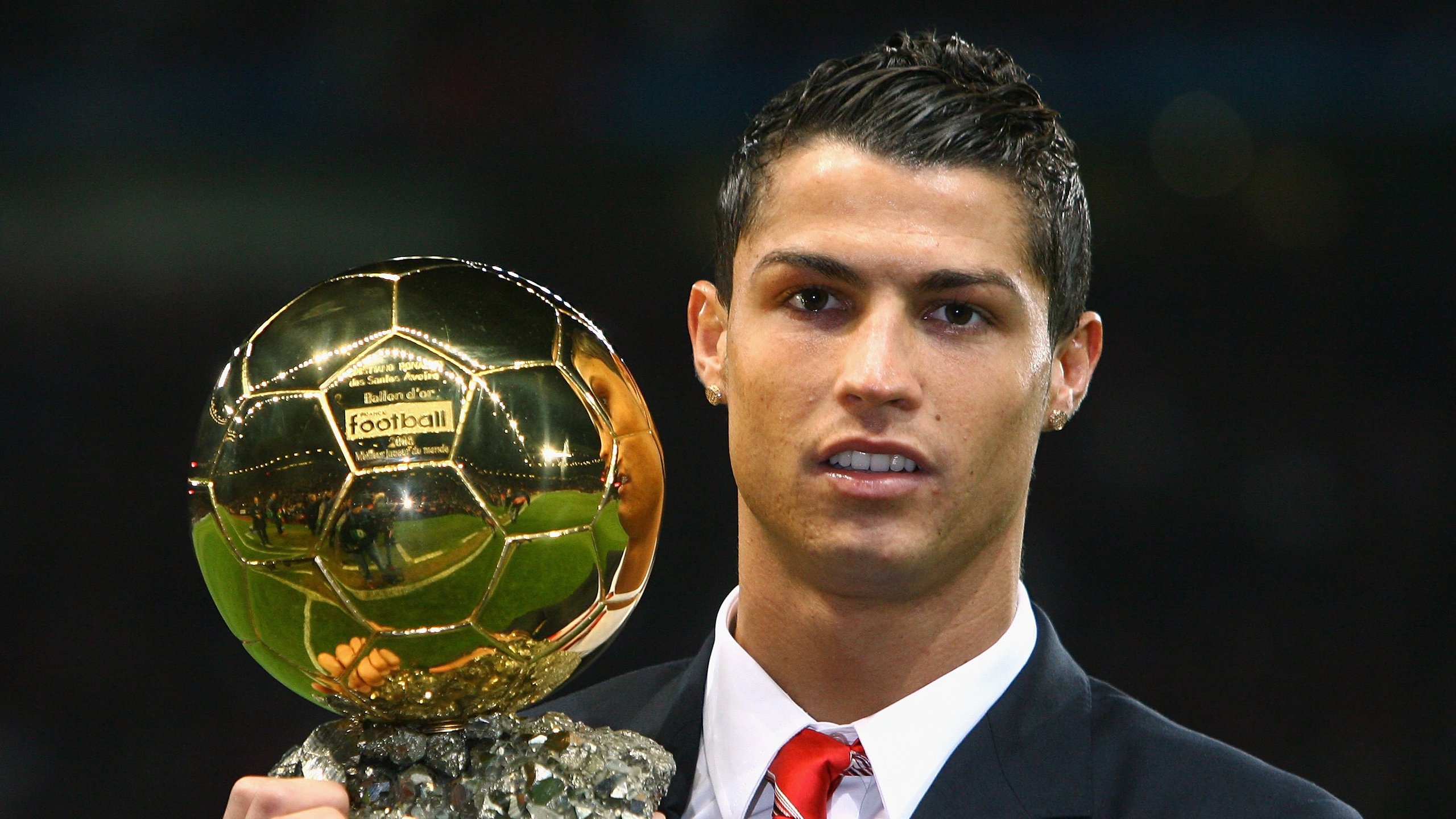 中国足球超级联赛锁定冬窗转会大动作，2021年中超冬窗