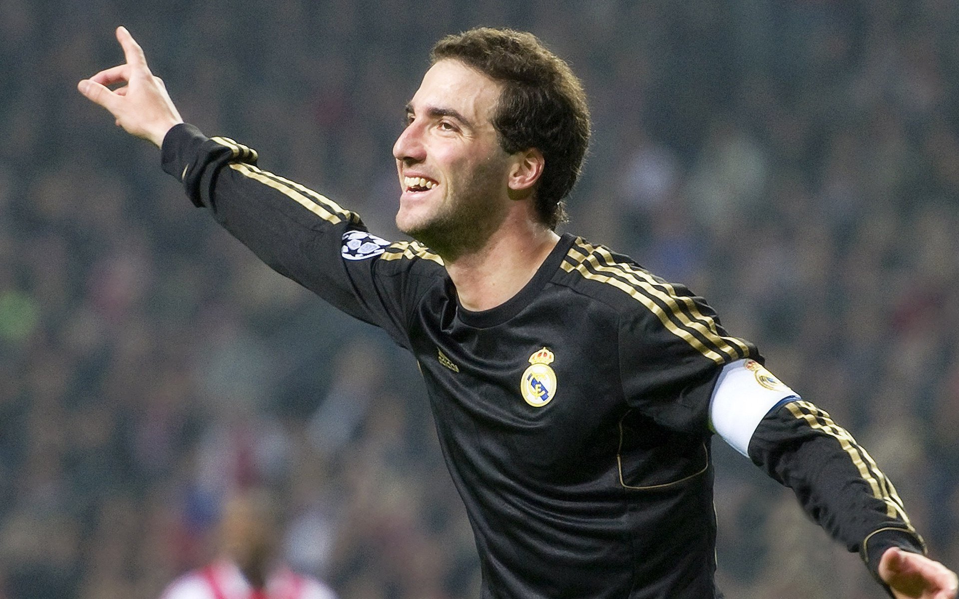 今夏引援策略全方位升级，冲击季后赛！